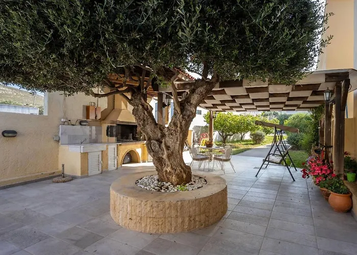 Garden House By Estia