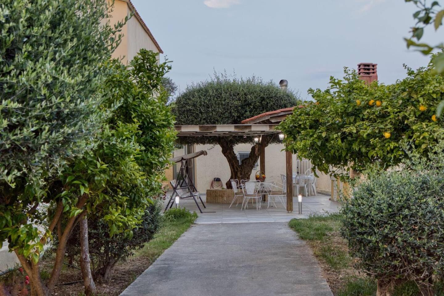 Garden House By Estia